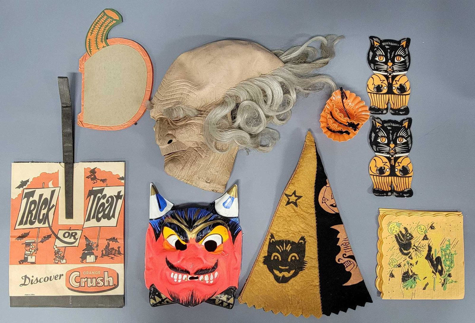 Collection of vintage Halloween decorations and items (1 of 7)