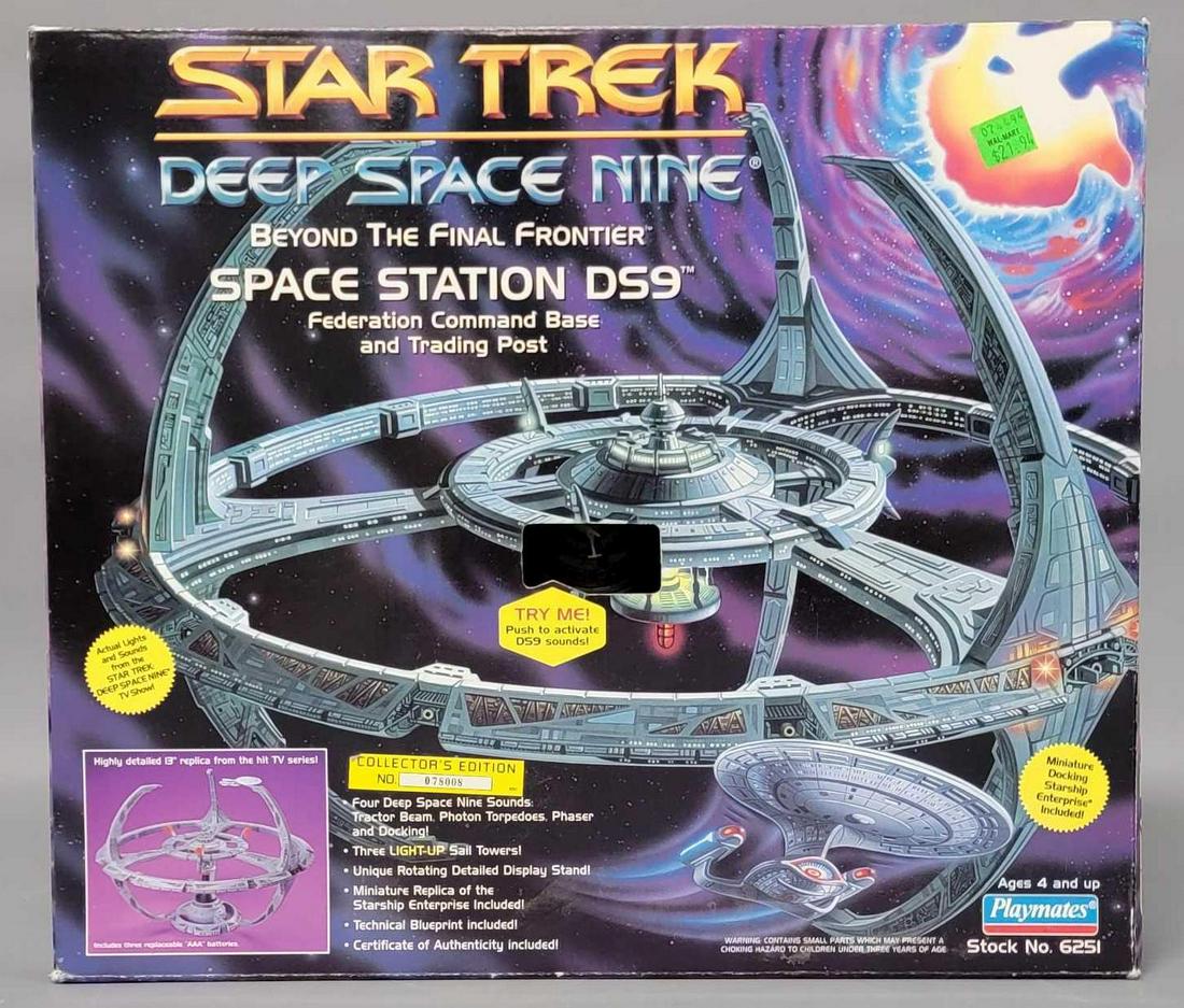 Playmates Star Trek Deep Space Nine Space Station DS9 #6251 in original box (1 of 10)