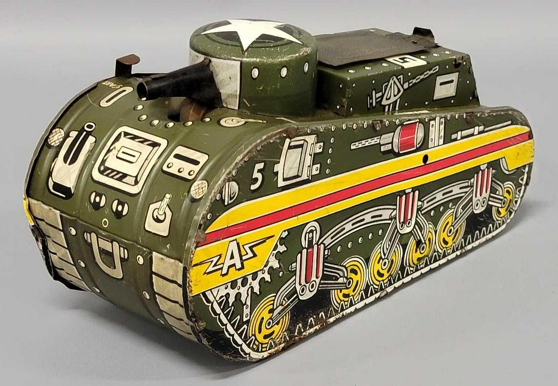 Vintage 1930's Louis Marx 5A Doughboy Wind up Tank Toy (1 of 8)