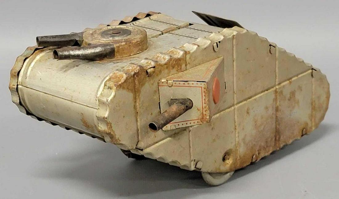 MARX tin litho Doughboy wind up tank (1 of 8)