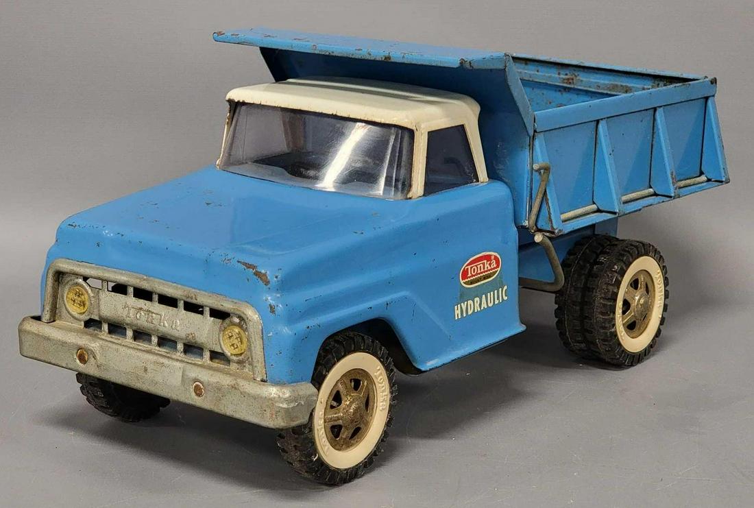 Original Tonka pressed steel blue Hydraulic dump truck (1 of 7)