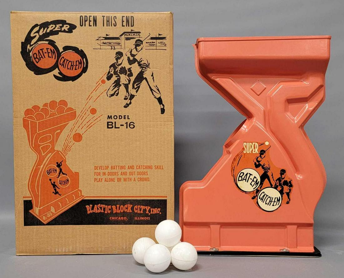 Vintage Super Bat-Em Catch-Em Model BL-16 by Plastic Block City Inc. in original box (1 of 10)