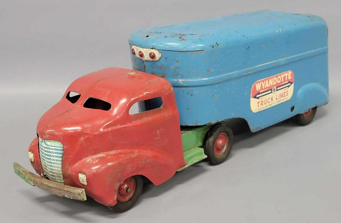 Wyandotte pressed steel Tractor trailer moving truck (1 of 7)