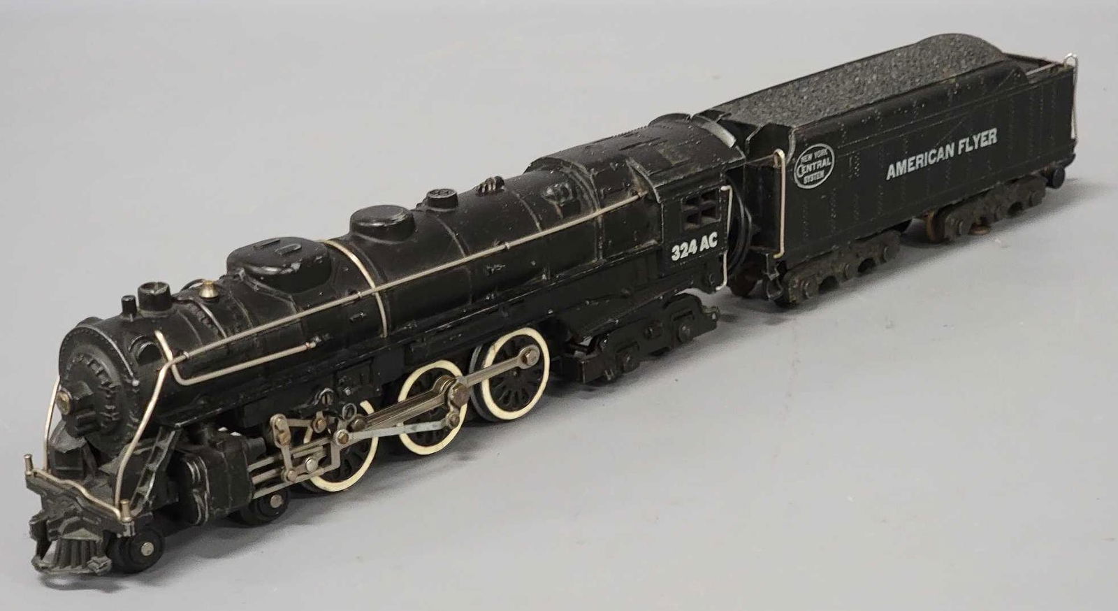 American Flyer postwar S gauge 324 4-6-4 locomotive and tender (1 of 8)