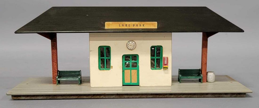 American Flyer Postwar S gauge 273 Lake Park station (1 of 6)