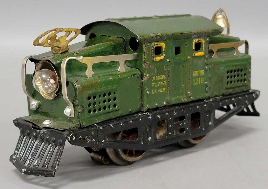 Partially restored American Flyer prewar O green 1218 electric locomotive (1 of 7)