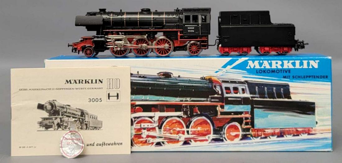 Marklin HO scale 3005 steam locomotive in original box: Marklin HO scale 3005 2-6-2 steam locomotive in original box, shows moderate run time and is C8 in an excellent original box with original paperwork and test seal.