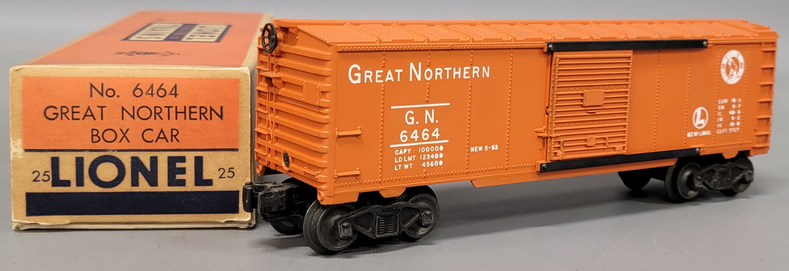 Lionel postwar O 6464-25 Great Northern box car in a brick original box: Lionel postwar O 6464-25 Great Northern box car in a brick original box. Car shows light run time and is C8 in a brick original box with all flaps intact and one small inner tape repairs on a coupler 