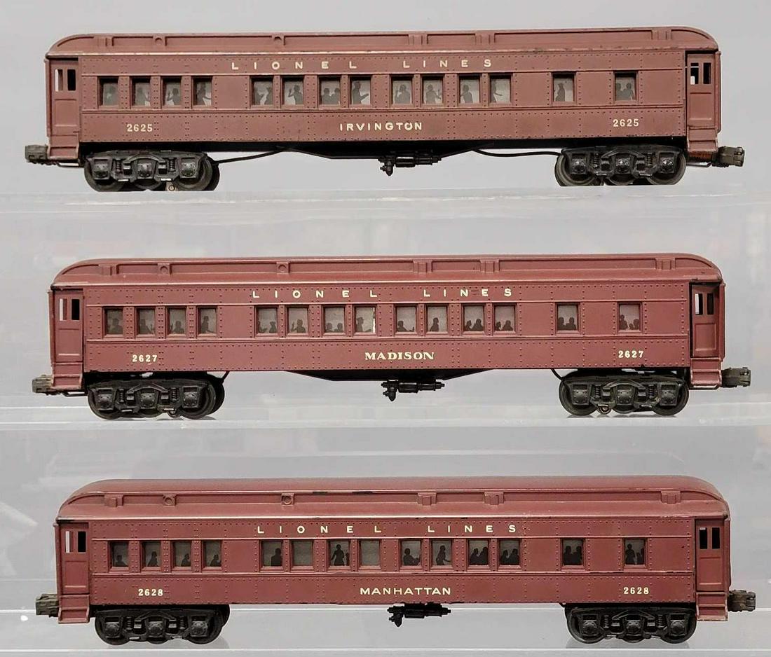 Lionel postwar O 1950 Heavyweights Pullman cars with silhouettes 2625 2627 2628 (1 of 6)