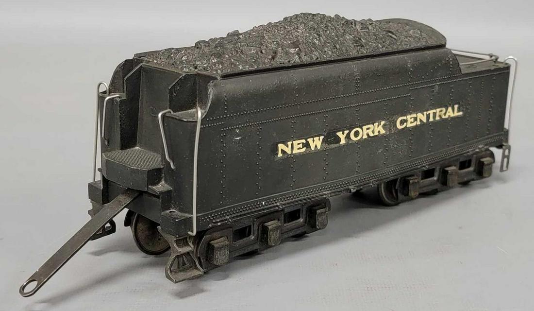 Repainted Lionel prewar O gauge 2226WX tender (1 of 7)