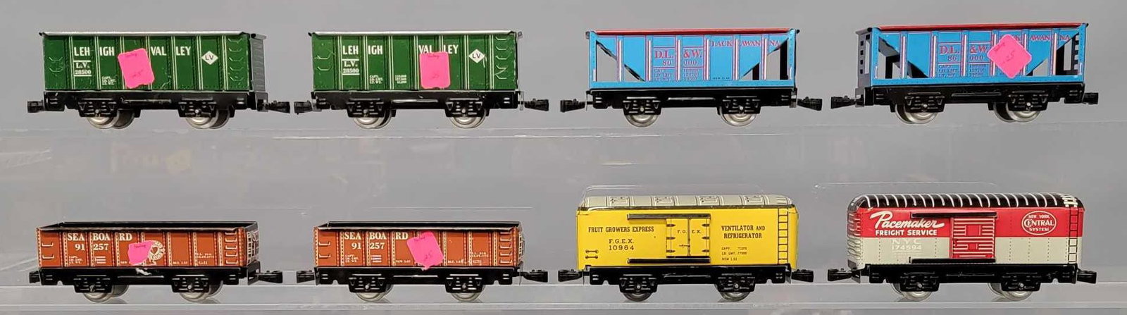 Great group of Marx O gauge tin lithographed train cars (1 of 6)