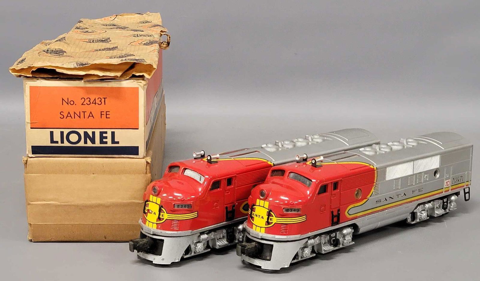 Lionel postwar O 2343 Santa Fe F-3 AA set in original boxes (1 of 12)