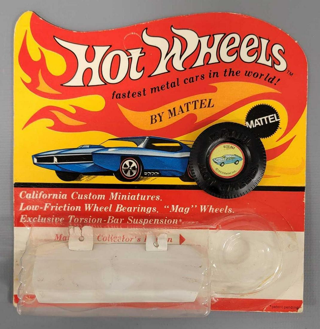 Vintage Redline Hot Wheels empty blister card for 442 with button (1 of 10)