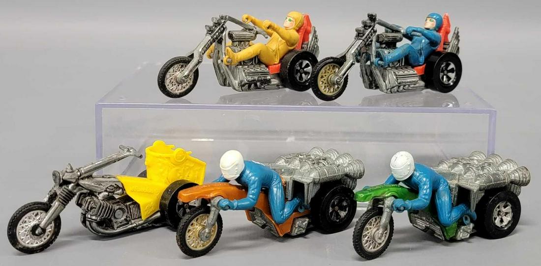 Five Hot Wheels Rrrumblers for parts or restoration (1 of 7)