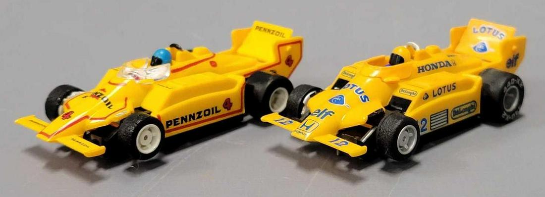 Two Tyco 440-X2 Indy HO slot cars: Two Tyco 440-X2 Indy HO slot cars to include #12 Honda / Lotus / Elf and #4 Pennzoil, both in excellent condition as seen in the photos. Both have been tested and run.