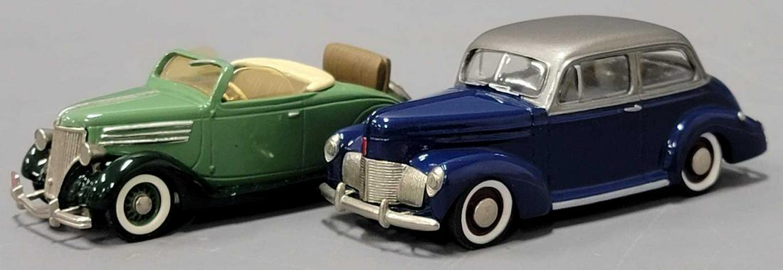Two 1930's 43rd Avenue 1/43 scale die cast white metal American model cars (1 of 8)