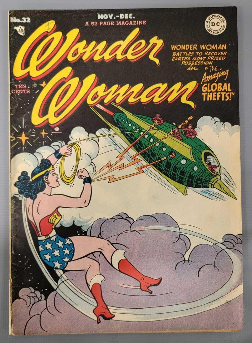 Wonder Woman 32 (DC) 1948: Wonder Woman 32 bottom spine glued to bottom staple as seen in the photos.