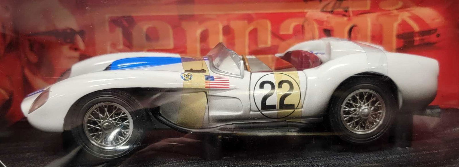 Hot Wheels 100% Ferrari 250 Testarossa 1/18 scale die cast in original box: Hot Wheels 100% Ferrari 250 Testarossa 1/18 scale die cast in original box, mint in a very good to excellent original box as seen in the photos.