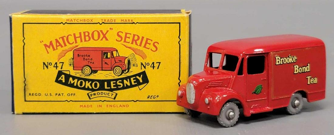 Vintage Moko Lesney Matchbox 47 Trojan van in original box: Vintage Moko Lesney Matchbox 47 Trojan van in original box, truck is near mint to mint in a very good to excellent original box as seen in the photos.