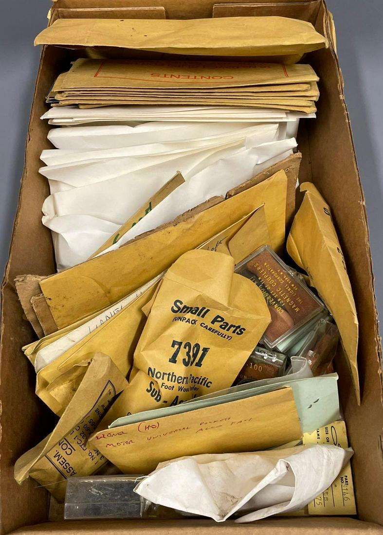 Large group of postwar Lionel HO repair parts (1 of 7)