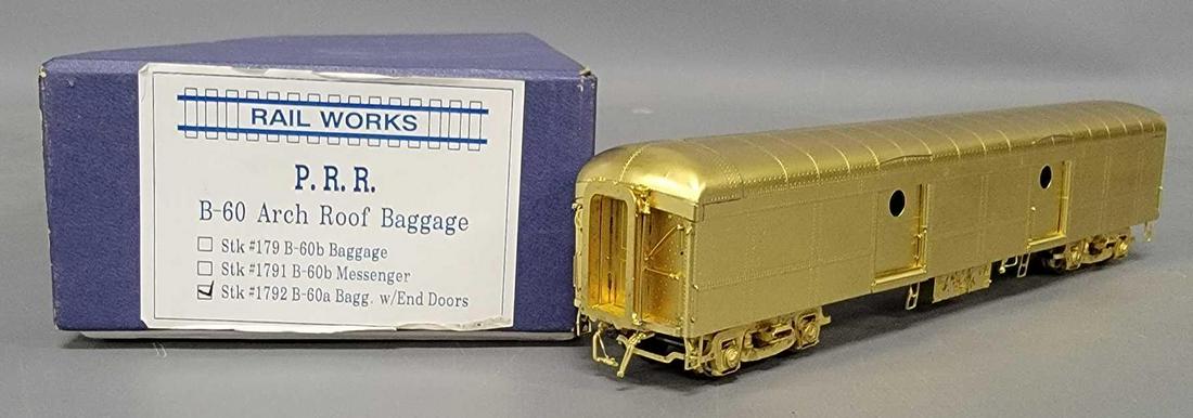 Rail Works HO scale Pennsylvania B-60 arch roof baggage car in original box (1 of 9)