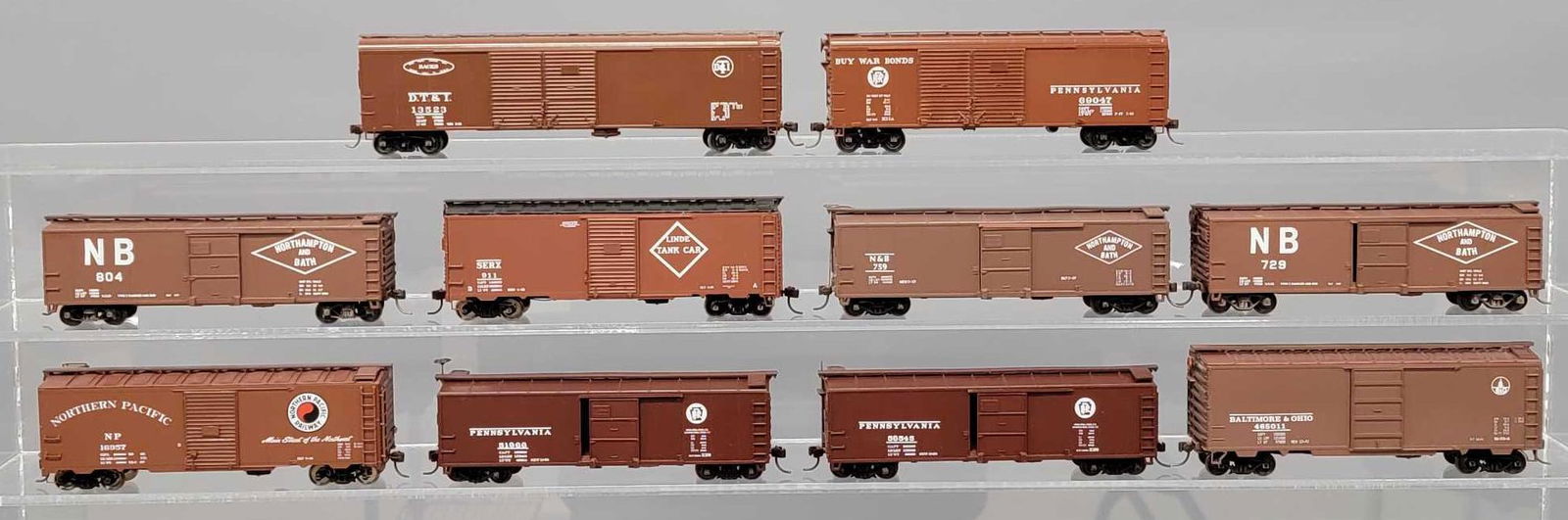 Ten different built up HO scale box cars (0224) on Apr 15, 2023
