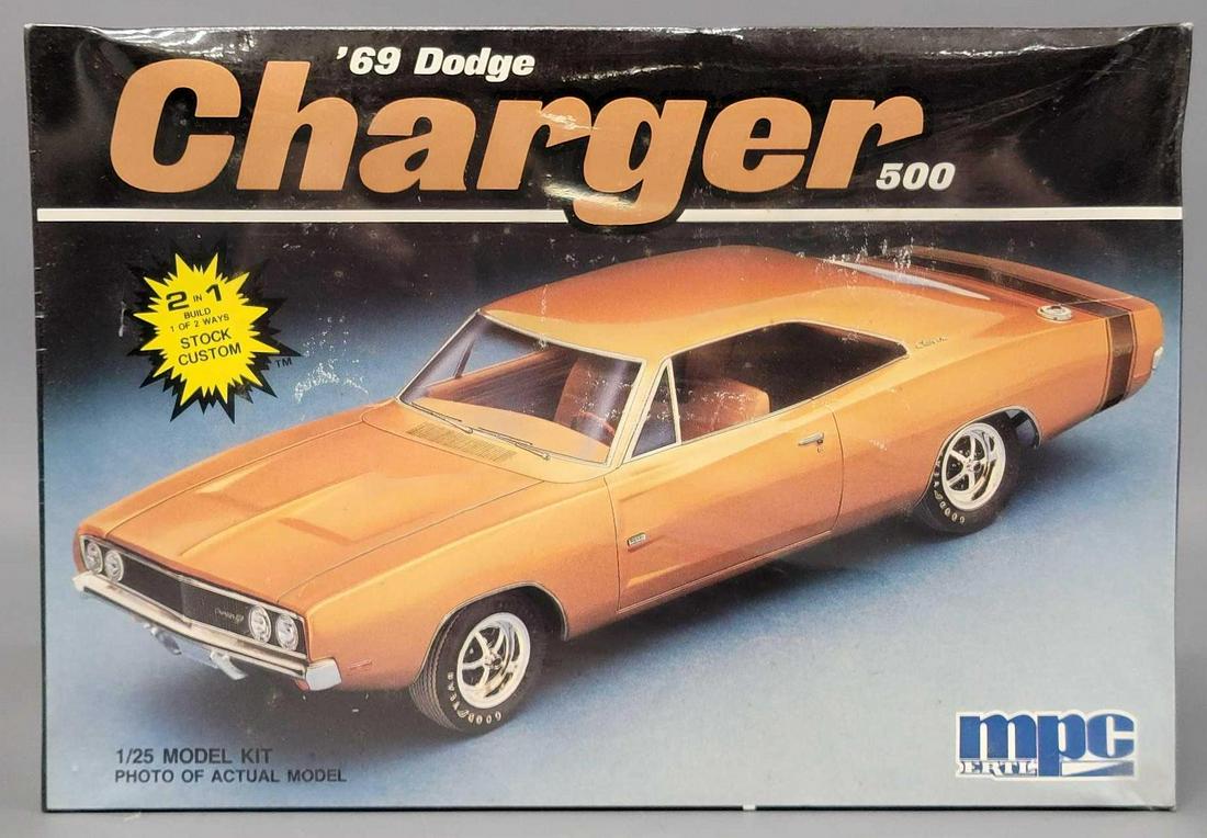 Factory sealed MPC 69 Dodge Charger 1/25 scale model kit 6284 (1 of 6)