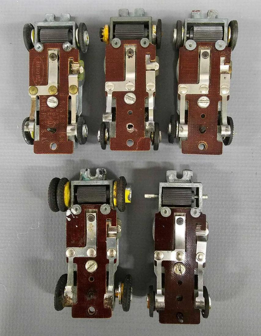 Five Aurora HO scale vibrator chassis (1 of 4)