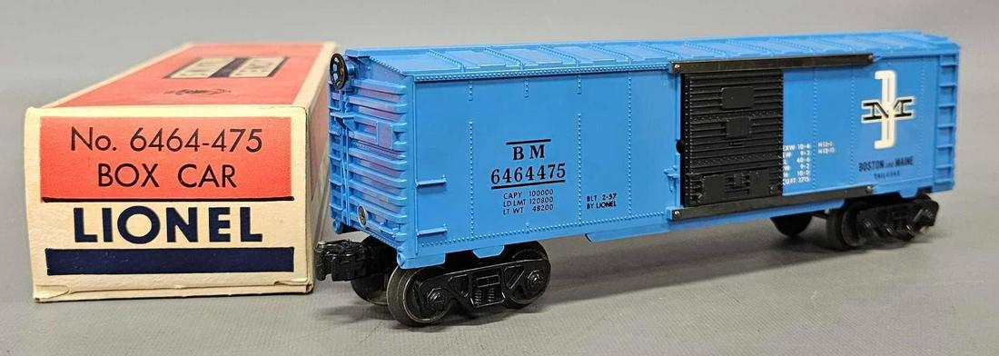 Lionel postwar O 6464-475 Boston & Maine box car in original box: Lionel postwar O 6464-475 Boston & Maine box car in original box, shows light run time in an excellent original box as seen in the photos.