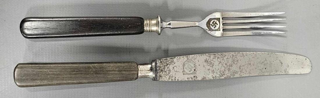 WWII Nazi German political knife and fork set with swastika: WWII Nazi German political knife and fork set with swastika, excellent condition with wooden handles as seen in the photos.