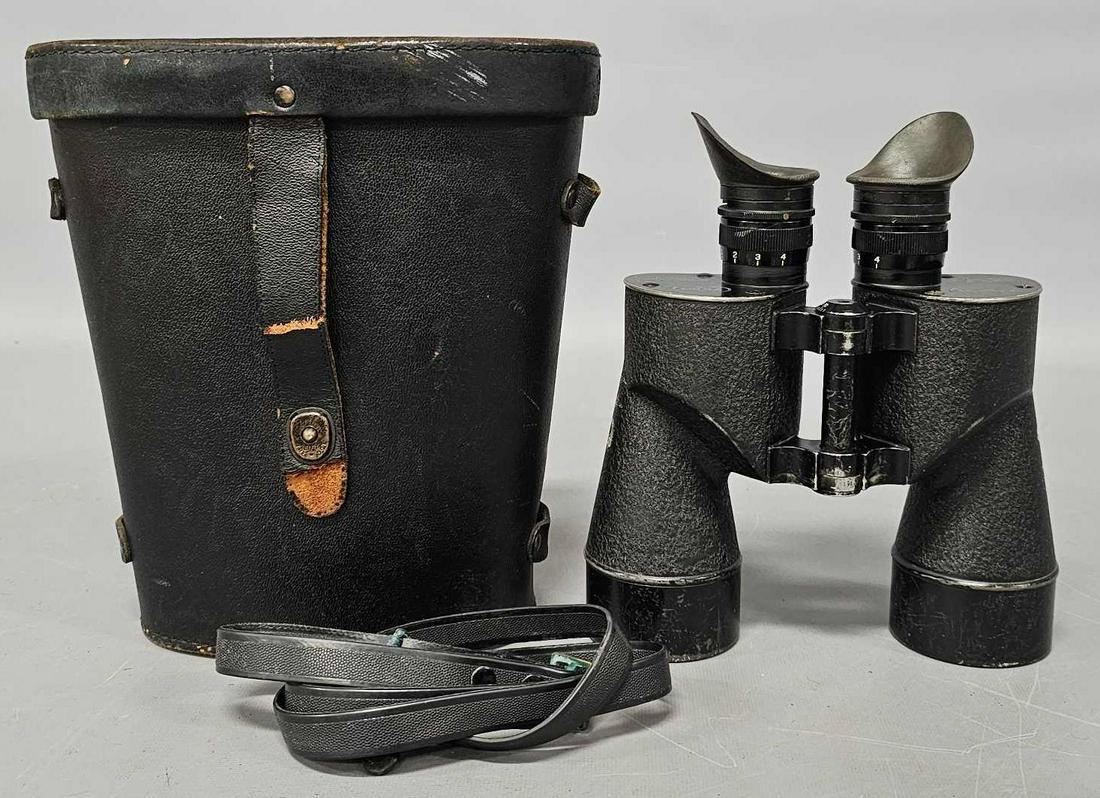WWII US Navy 7 x 50 SARD binoculars with filters and leather case: WWII US Navy 7 x 50 SARD binoculars with filters and leather case, very good to excellent condition, optics are clear, as seen in the photos.