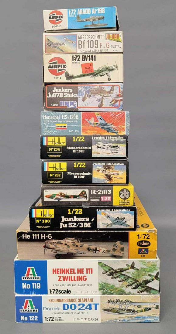 Twelve 1/72 scale unbuilt WWII prop planes (1 of 10)