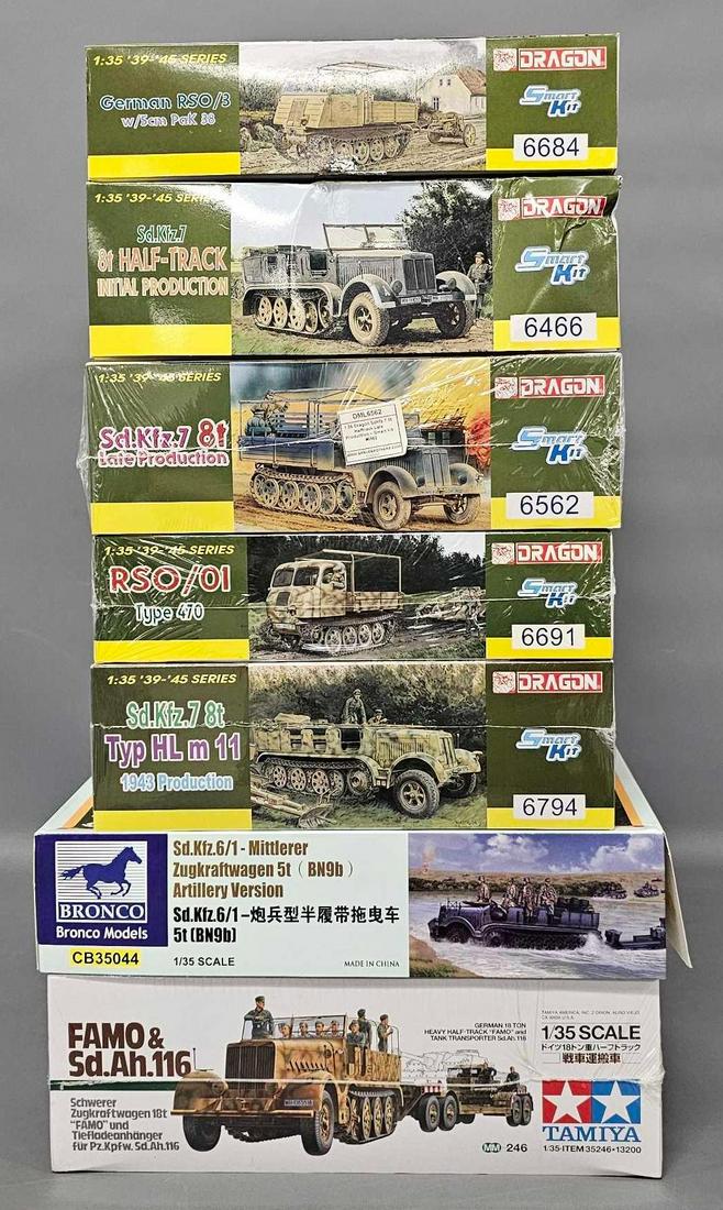 Seven 1/35 scale mixed manufacturer unbuilt model kits (1 of 8)