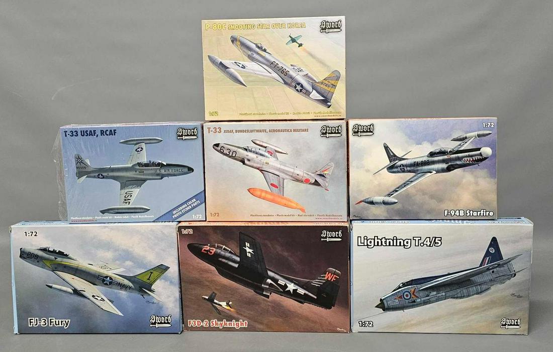 Seven unbuilt Sword 1/72 era US and RAF jet kits (1 of 8)