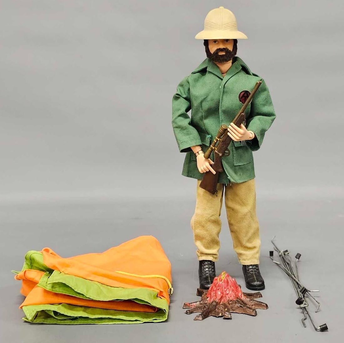 Hasbro GI Joe Adventure Team with partial White Tiger Hunt set: Hasbro GI Joe Adventure Team with partial White Tiger Hunt set. The figure is in excellent condition with tight joints and only a tiny crack on the left lower leg and great flocked hair. Comes with a 
