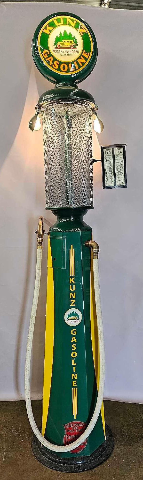 Restored Crouse Clear Vision Kunz gas pump (1 of 7)