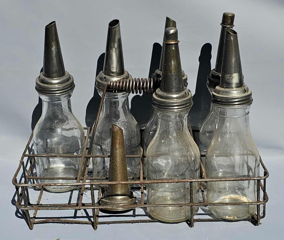 Six vintage quart oil jars with metal spouts in wire carrier (1 of 6)