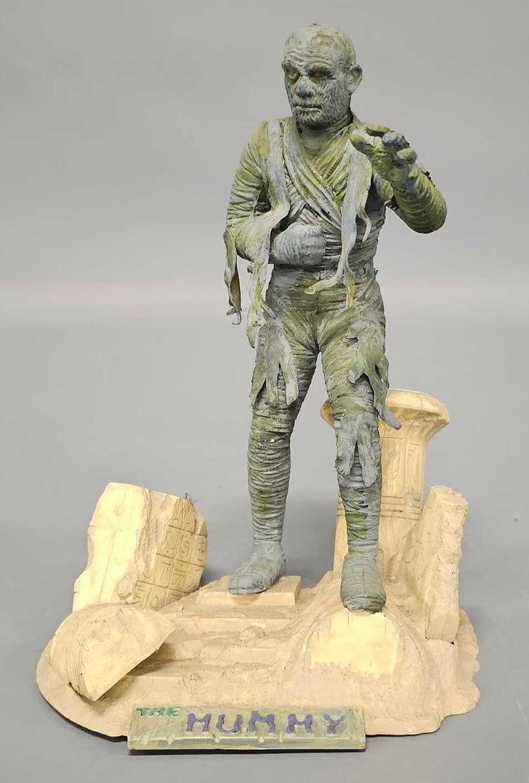 Custom built and painted 1994 Monogram The Mummy model kit: Custom built and painted 1994 Monogram The Mummy model kit, a superb job was done in making this a very displayable piece as seen in the photos.