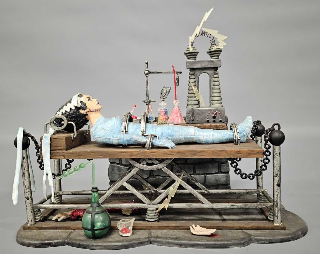 Custom built and painted 1997 Playing Mantis Bride of Frankenstein model kit (1 of 6)