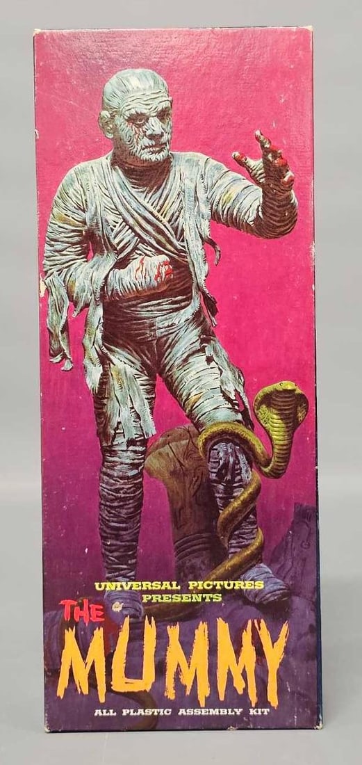 Empty original 1963 Aurora The Mummy model box (1 of 4)