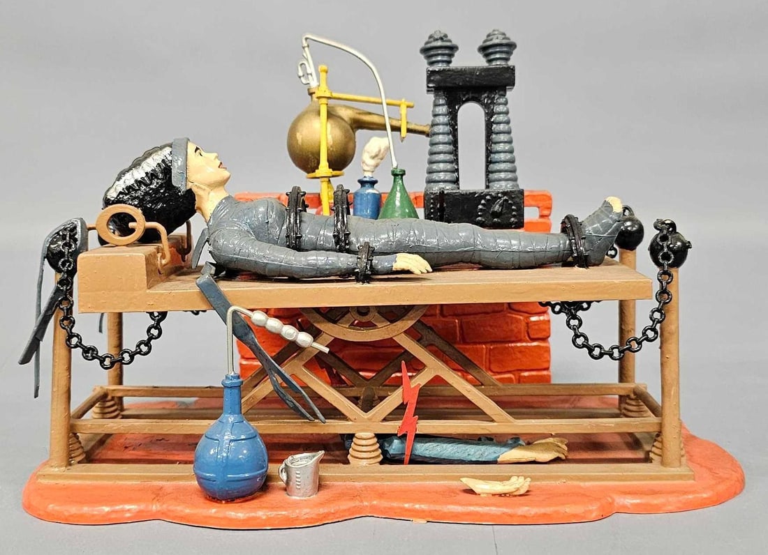 Built up 1963 Aurora Bride of Frankenstein model kit (1 of 6)