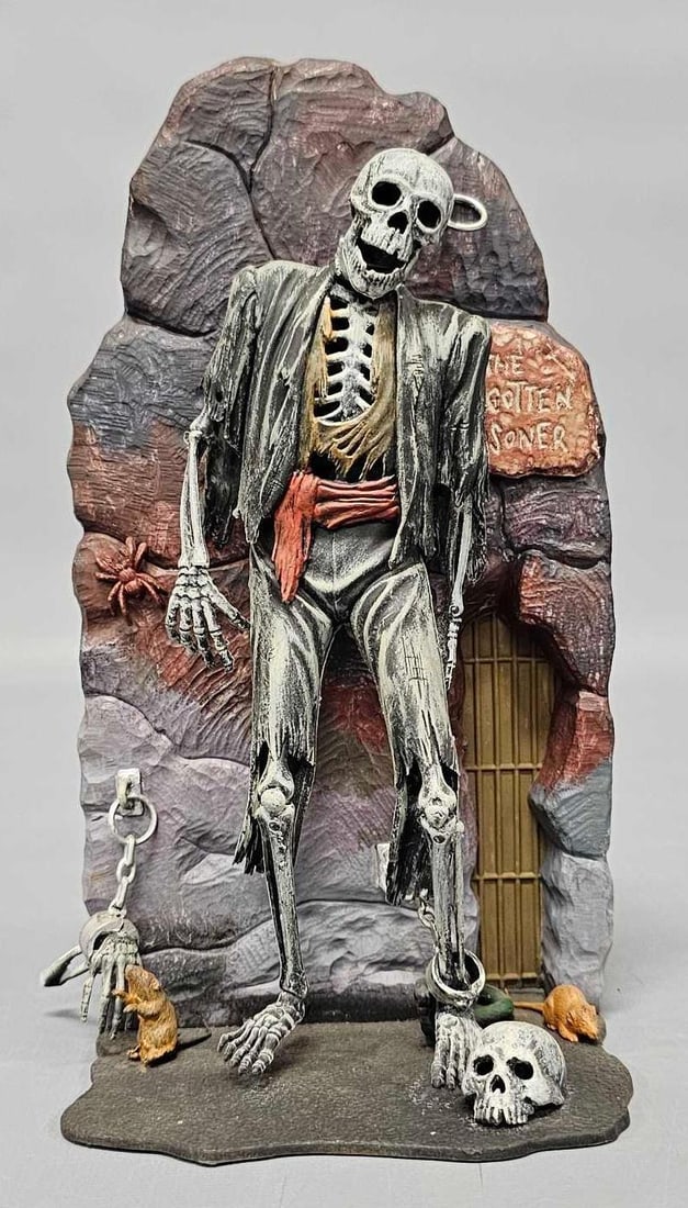 Built up 1966 Aurora The Forgotten Prisoner model kit (1 of 6)