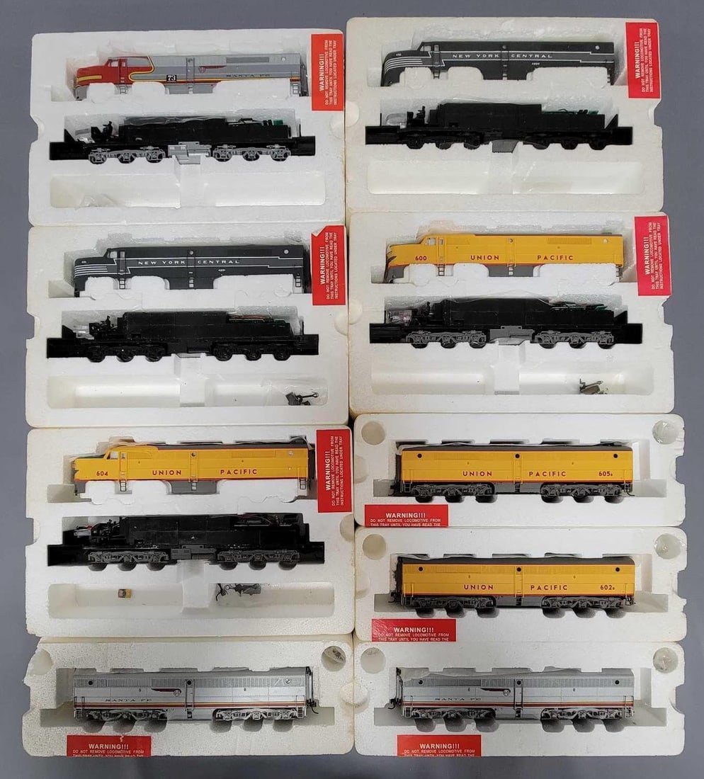 Huge group of Life Like Proto 2000 Alco PA A and B diesel locomotive units in original inserts (1 of 5)