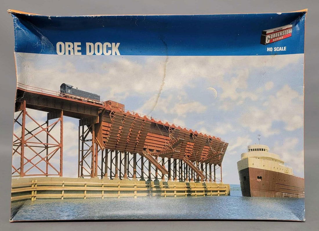 Walthers Cornerstone Ore Dock building kit 3065 (1 of 11)