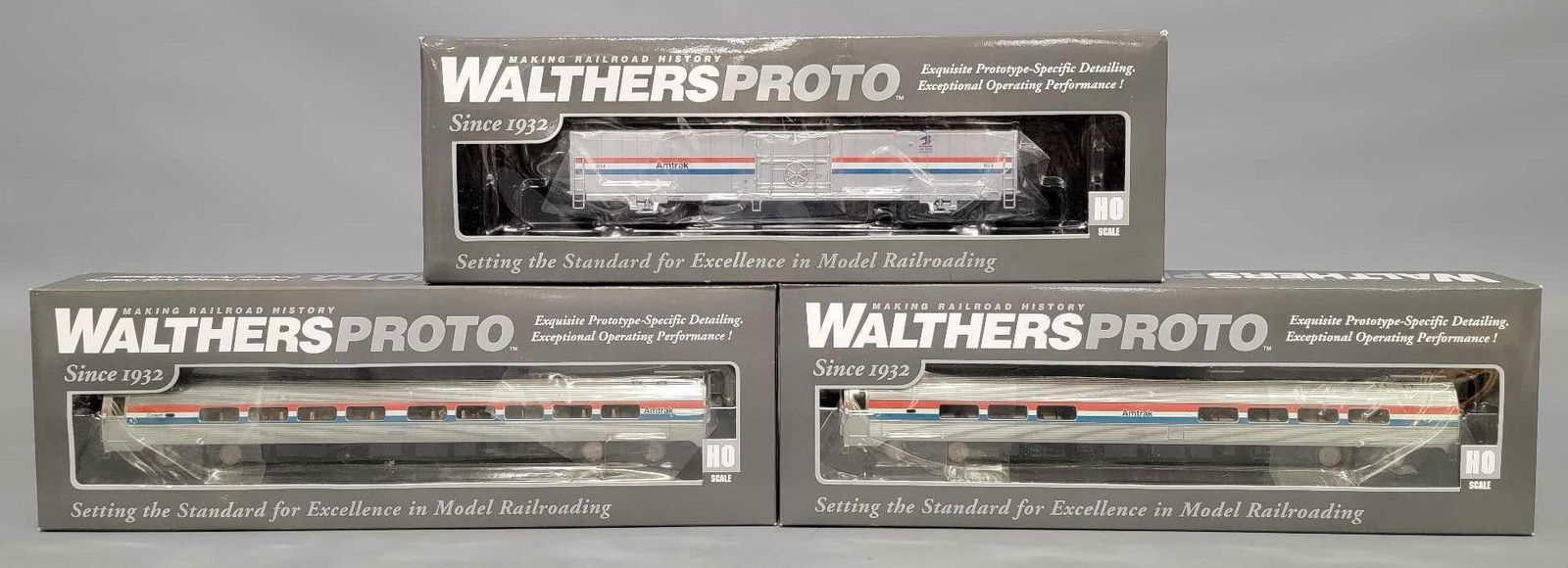Three Walthers Proto HO Amtrak Phase III passenger cars in original boxes (1 of 8)