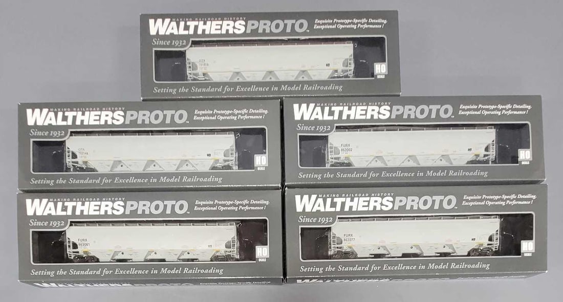 Five Walthers Proto HO 67 foot Trinity 6351 4 bay covered hoppers in original boxes (1 of 8)