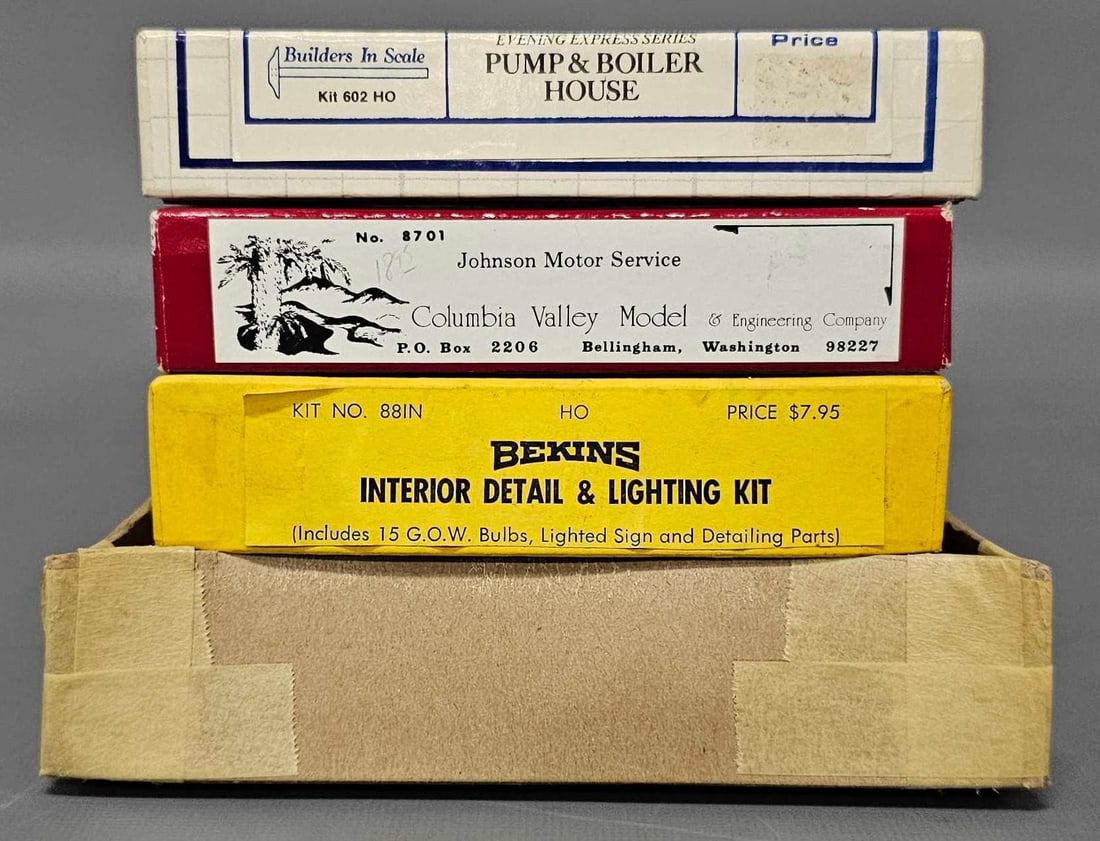 Three unbuilt HO scale craftsman building kits (1 of 4)