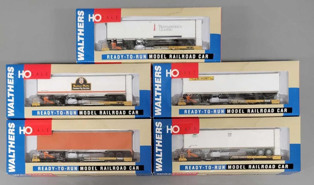 Five Walthers HO scale front runners with 48' van trailer in original boxes (1 of 5)