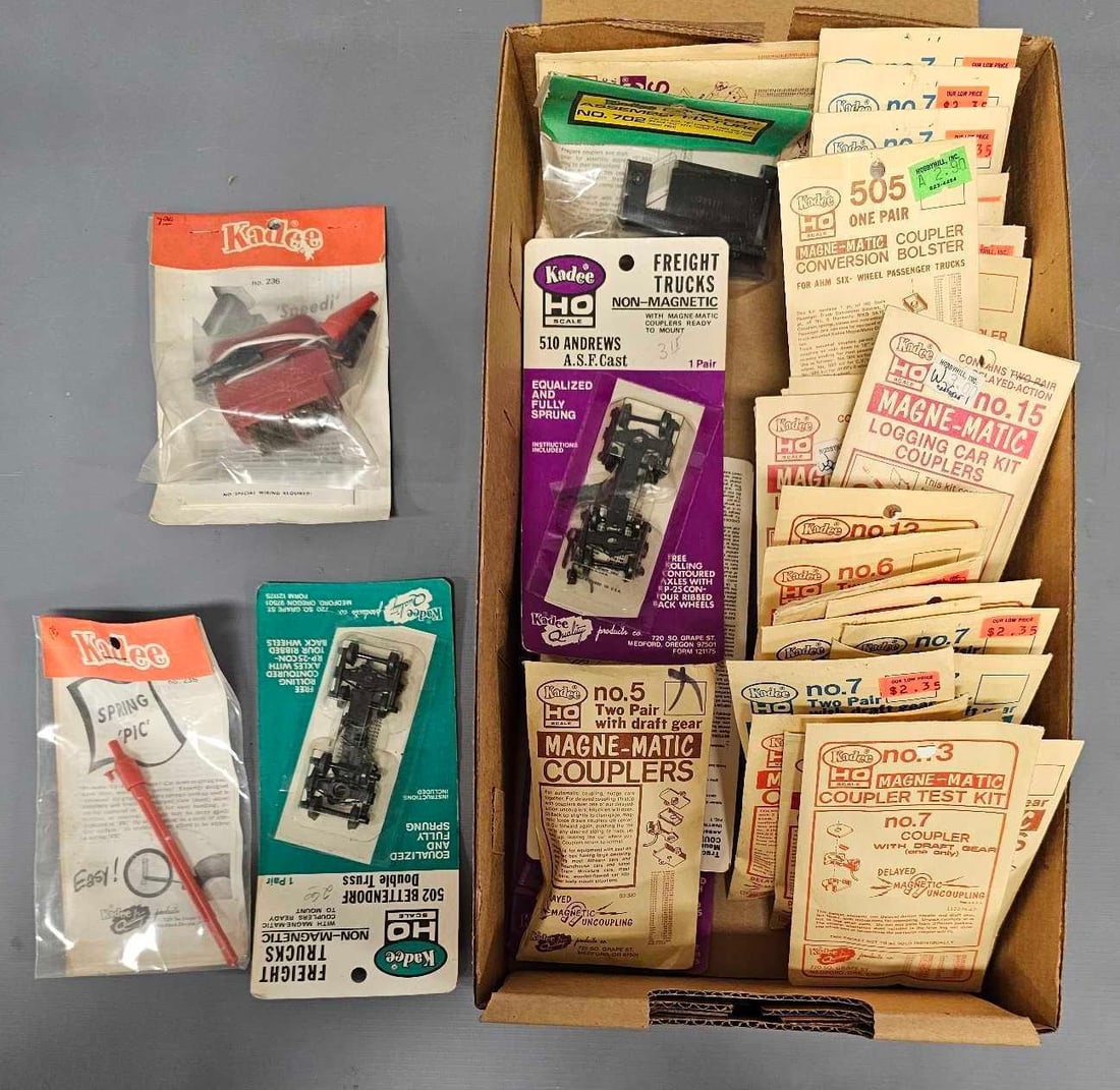 Big mixed bag of Kadee couplers and other unused Kadee equipment (1 of 4)