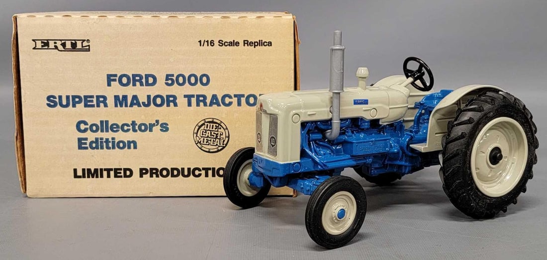 Ertl 1/16 Ford 500 Super Major collectors edition tractor in original box: Ertl 1/16 Ford 500 Super Major collectors edition tractor in original box, near mint to mint in an excellent original box as seen in the photos.